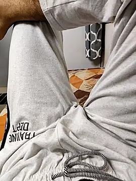 Snapshot of Mallu_kalikar_69 chatting on 8, 11, 2025 Mallu kalikar 69 online show from 8, 11, 2025