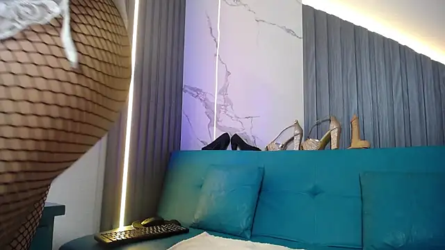 Snapshot of chloe__Jones_ chatting on 7, 11, 2025 chloe Jones online show from 7, 11, 2025