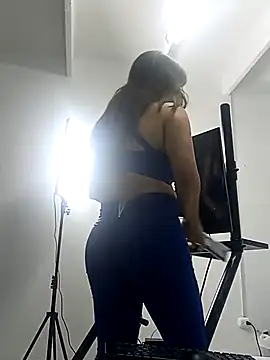 Snapshot of chloe__Jones_ chatting on 12, 11, 2025 chloe Jones online show from 12, 11, 2025