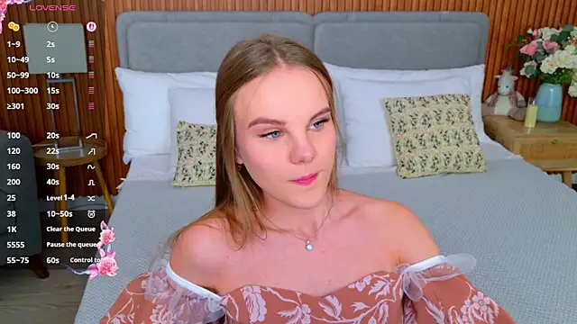 Snapshot of Lili_Lohan chatting on 13, 11, 2025 Lili Lohan online show from 13, 11, 2025