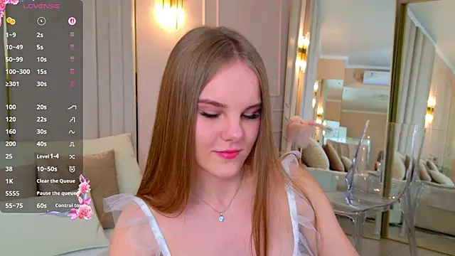 Snapshot of Lili_Lohan chatting on 14, 11, 2025 Lili Lohan online show from 14, 11, 2025