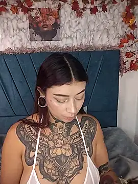 Snapshot of Hecate_Queen chatting on 6, 10, 2025 Hecate Queen online show from 6, 10, 2025