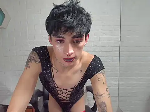 Snapshot of Mila_Leon chatting on 1, 10, 2025 Mila Leon online show from 1, 10, 2025