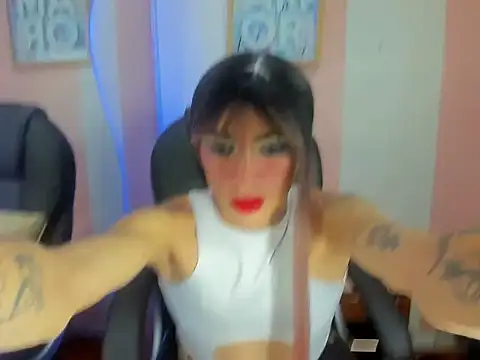 Mila Leon online show from 8, 11, 2025