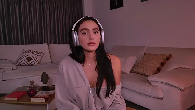 Milana De online show from 7, 10, 2025