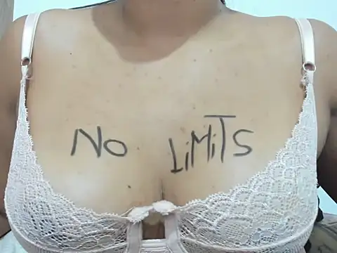 Snapshot of Valentinahot7 chatting on 15, 10, 2025 Valentinahot7 online show from 15, 10, 2025