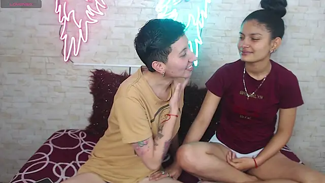 Snapshot of Gaby_and_Mei chatting on 16, 10, 2025 Gaby and Mei online show from 16, 10, 2025