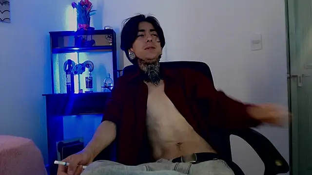 Snapshot of Kuregari_xs chatting on 10, 10, 2025 Kuregari xs online show from 10, 10, 2025