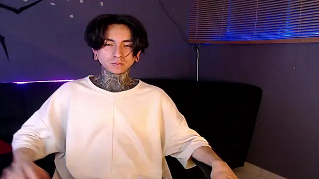 Snapshot of Kuregari_xs chatting on 21, 10, 2025 Kuregari xs online show from 21, 10, 2025