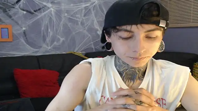 Snapshot of Kuregari_xs chatting on 28, 10, 2025 Kuregari xs online show from 28, 10, 2025