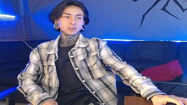 Snapshot of Kuregari_xs chatting on 8, 11, 2025 Kuregari xs online show from 8, 11, 2025