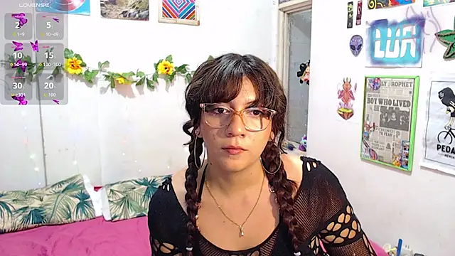 velvetrouse online show from 6, 10, 2025