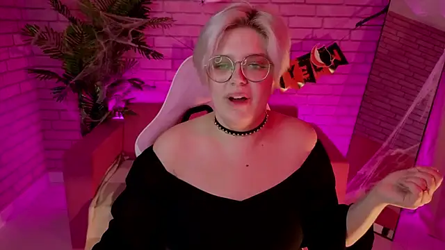 Snapshot of DominiqueSweetie chatting on 30, 10, 2025 DominiqueSweetie online show from 30, 10, 2025