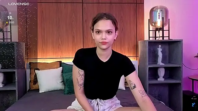 Snapshot of LillyLindsey chatting on 28, 9, 2025 LillyLindsey online show from 28, 9, 2025