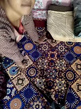 Snapshot of Your_seema_208 chatting on 15, 11, 2025 Your seema 208 online show from 15, 11, 2025