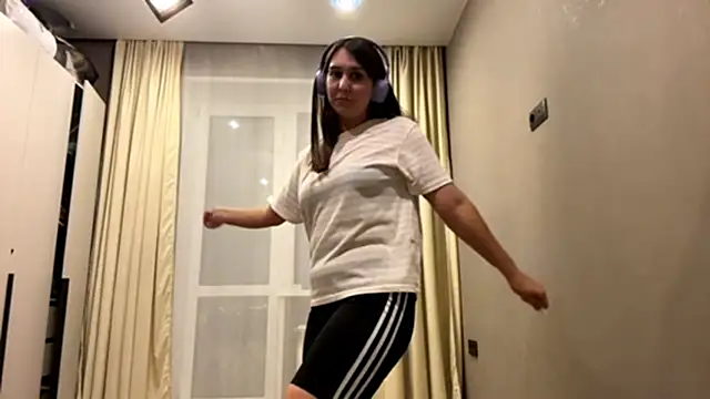 Snapshot of RoseRossi chatting on 29, 9, 2025 RoseRossi online show from 29, 9, 2025