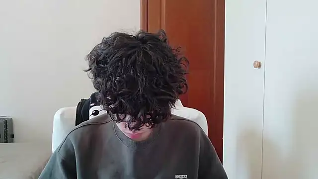 Snapshot of hangzi-0011 chatting on 12, 10, 2025 hangzi-0011 online show from 12, 10, 2025