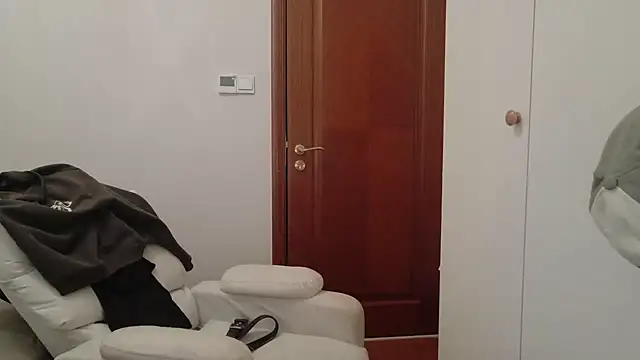 Snapshot of hangzi-0011 chatting on 13, 10, 2025 hangzi-0011 online show from 13, 10, 2025