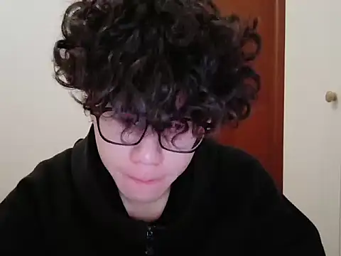 Snapshot of hangzi-0011 chatting on 2, 11, 2025 hangzi-0011 online show from 2, 11, 2025