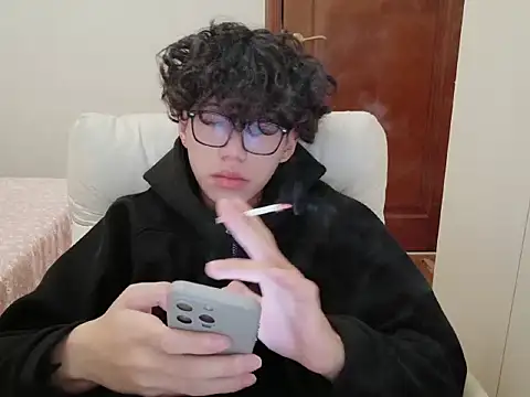 Snapshot of hangzi-0011 chatting on 3, 11, 2025 hangzi-0011 online show from 3, 11, 2025