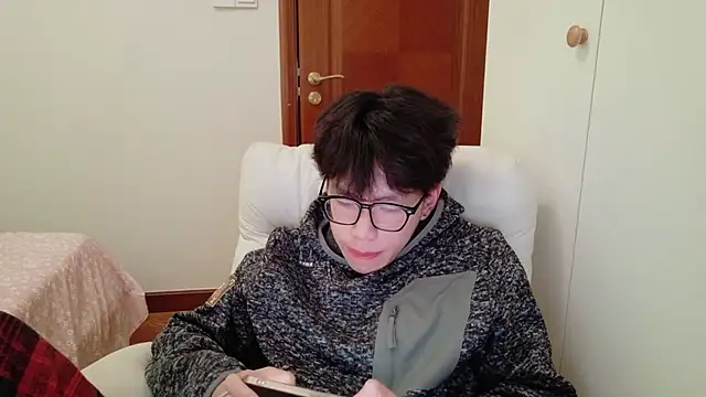 Snapshot of hangzi-0011 chatting on 13, 11, 2025 hangzi-0011 online show from 13, 11, 2025