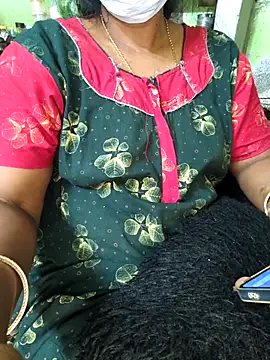 Snapshot of Tamilselviroja- chatting on 7, 11, 2025 Tamilselviroja- online show from 7, 11, 2025