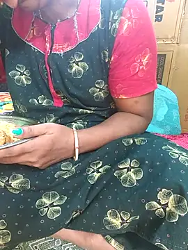 Snapshot of Tamilselviroja- chatting on 11, 11, 2025 Tamilselviroja- online show from 11, 11, 2025