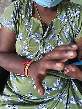 Snapshot of Tamilselviroja- chatting on 8, 8, 2026 Tamilselviroja- online show from 8, 8, 2026