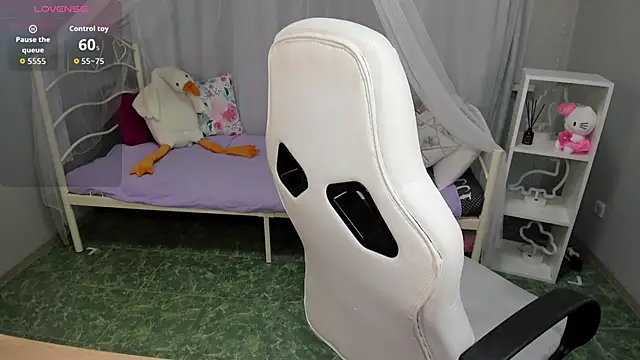 Snapshot of LindaRomero chatting on 16, 11, 2025 LindaRomero online show from 16, 11, 2025