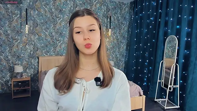 Snapshot of MondoNeko chatting on 8, 1, 2026 MondoNeko online show from 8, 1, 2026