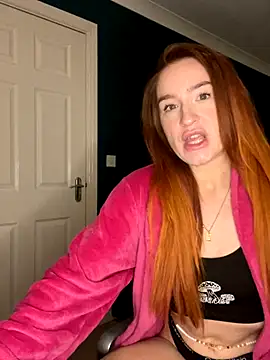 Snapshot of Cherry-L-28 chatting on 20, 11, 2025 Cherry-L-28 online show from 20, 11, 2025