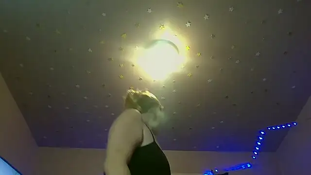 Snapshot of Queen2454 chatting on 26, 10, 2025 Queen2454 online show from 26, 10, 2025