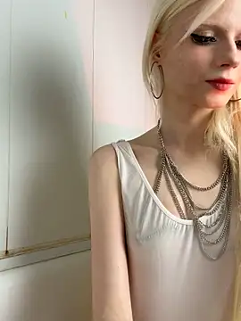 Snapshot of bunnyirisluv chatting on 4, 12, 2025 bunnyirisluv online show from 4, 12, 2025