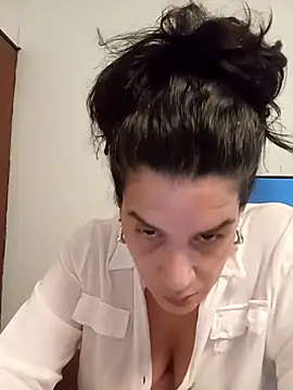 Snapshot of MoritaSalvaj chatting on 2, 11, 2025 MoritaSalvaj online show from 2, 11, 2025