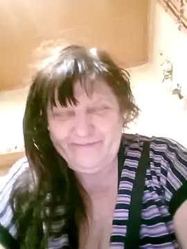 Snapshot of Apeesynka55211 chatting on 6, 4, 2026 Apeesynka55211 online show from 6, 4, 2026