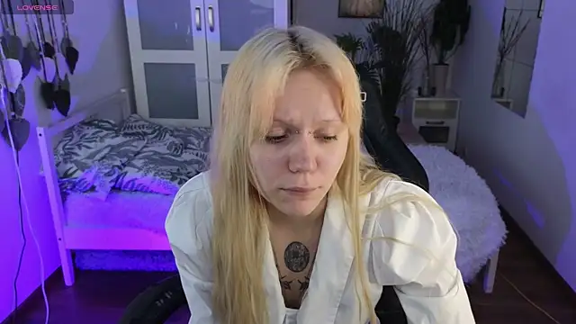 kitten murray  online show from 8, 11, 2025