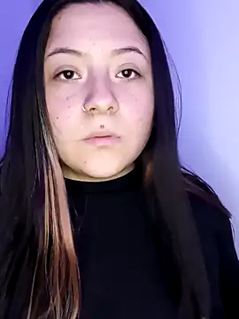 Snapshot of Honey_Alix chatting on 4, 10, 2025 Honey Alix online show from 4, 10, 2025