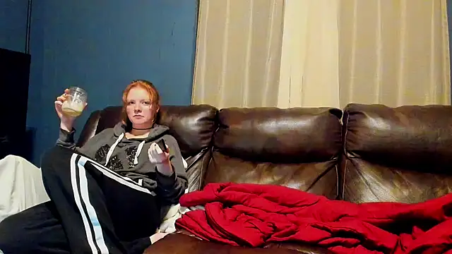 Snapshot of LoversUnleashedXO chatting on 4, 10, 2025 LoversUnleashedXO online show from 4, 10, 2025