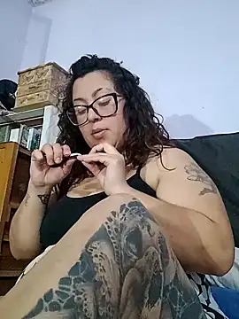Snapshot of PutaAma420 chatting on 4, 10, 2025 PutaAma420 online show from 4, 10, 2025