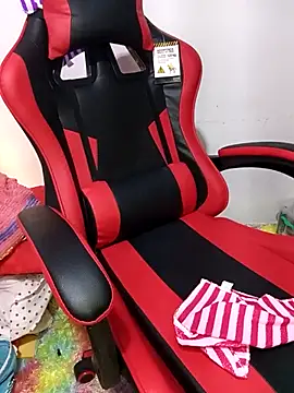 Snapshot of linda_swett chatting on 12, 4, 2026 linda swett online show from 12, 4, 2026