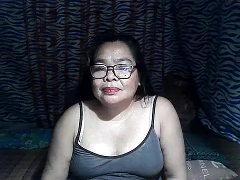 Snapshot of cris_tita chatting on 13, 2, 2026 cris tita online show from 13, 2, 2026