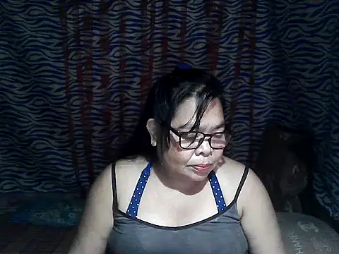 Snapshot of cris_tita chatting on 14, 2, 2026 cris tita online show from 14, 2, 2026