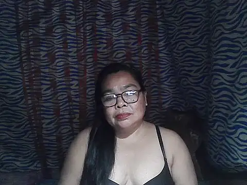 Snapshot of cris_tita chatting on 15, 2, 2026 cris tita online show from 15, 2, 2026