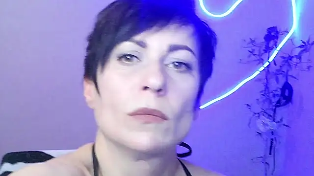 Snapshot of Ashley_Brookss chatting on 2, 11, 2025 Ashley Brookss online show from 2, 11, 2025