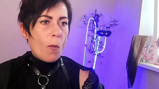 Snapshot of Ashley_Brookss chatting on 12, 11, 2025 Ashley Brookss online show from 12, 11, 2025