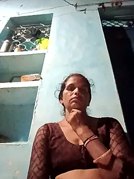 Snapshot of Mohni_cute chatting on 5, 10, 2025 Mohni cute online show from 5, 10, 2025