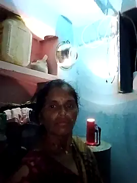 Snapshot of Mohni_cute chatting on 6, 10, 2025 Mohni cute online show from 6, 10, 2025