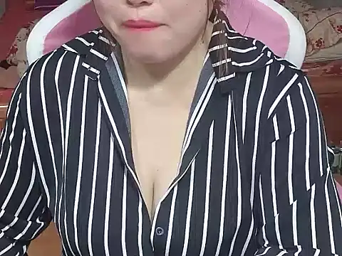 Snapshot of Sunna104 chatting on 4, 2, 2026 Sunna104 online show from 4, 2, 2026