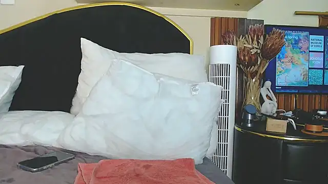 Snapshot of CynnxxxBarb chatting on 6, 3, 2026 CynnxxxBarb online show from 6, 3, 2026