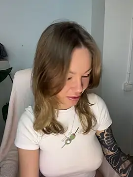 MiraLuna online show from 8, 1, 2026